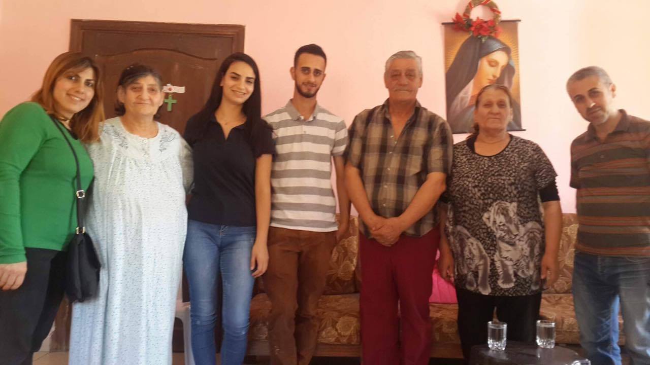 حكايات أمل من وسط المأساة: طلاب كلية بيت لحم للكتاب المقدس يزورون اللاجئين العراقيين في الأردن